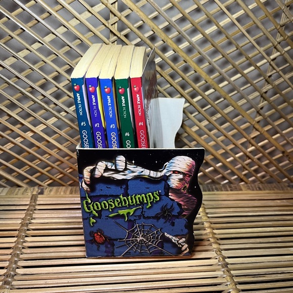 Vintage Goosebumps book lot First Scholastic Printing with holder 5 - Picture 2 of 12